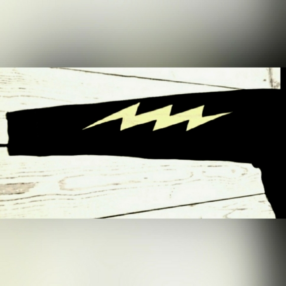 ♦️RVCA Voltage Cropped T♦️ - Picture 6 of 6